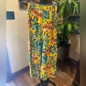 Maze tiki style straight leg pants in GUC